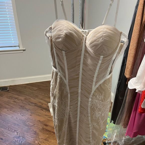 🔥Marley White Lace Mesh Midi Dress - Picture 6 of 9